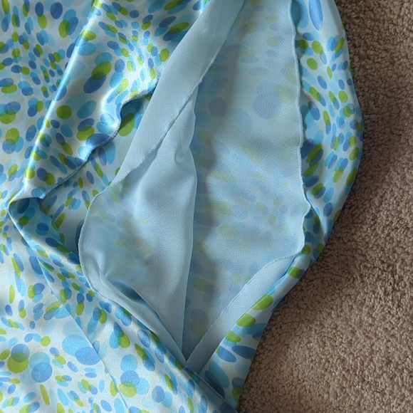 Blue and Green silky skirt - Picture 6 of 6